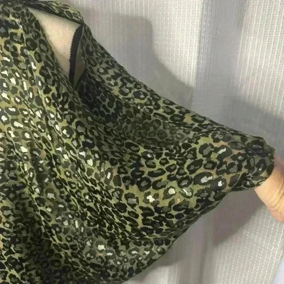 NWT Analili Women’s S Tunic Silk Blend Animal Print Cold Shoulder Long Sleeve - Picture 5 of 11